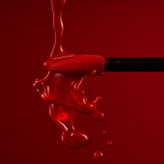 رژلب مایع مدل 09 با بافت سبک، ماندگاری بالا، براقیت ملایم و فاقد پارابن، ۵ میلیلیتر