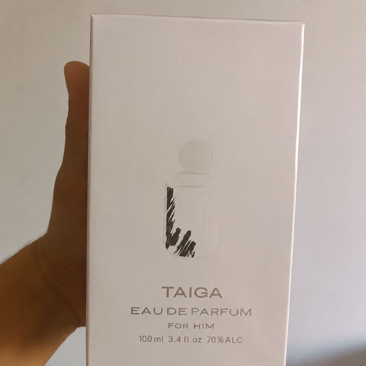 اندازه و نحوه استفاده از ادوپرفیوم مردانه TAIGA در دست - فروشگاه آلفا شاپ