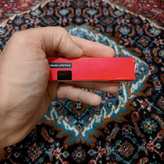 اندازه و رنگ رژلب مایع LL 09 روی لب یا پشت دست - فروشگاه آلفا شاپ