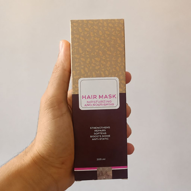 ماسک گیاهی نرمکننده و تقویتکننده مناسب انواع مو با روغن زیتون و بادام شیرین، ۲۰۰ میلیلیتر